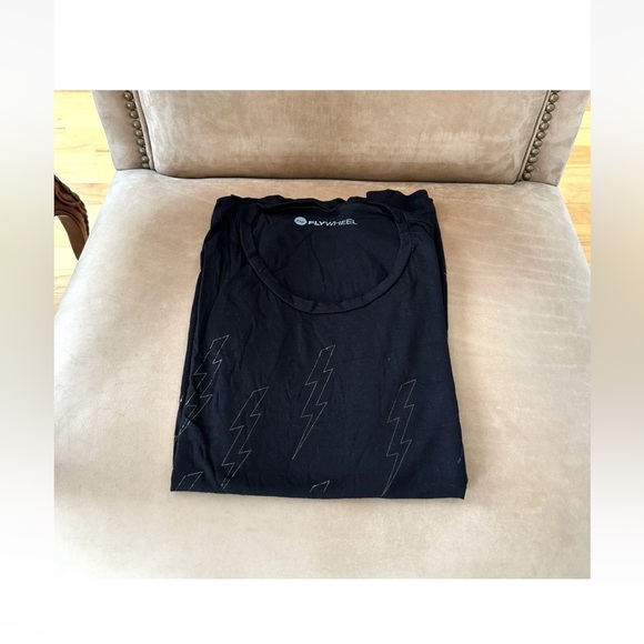 Shimmering Lightening Bolt Workout Tank Top with Cutout Sides New NWOT- Size M/L - Picture 7 of 7